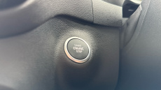 Volvo XC40 2.0 B4P Ultra Dark 5dr Auto Petrol Estate